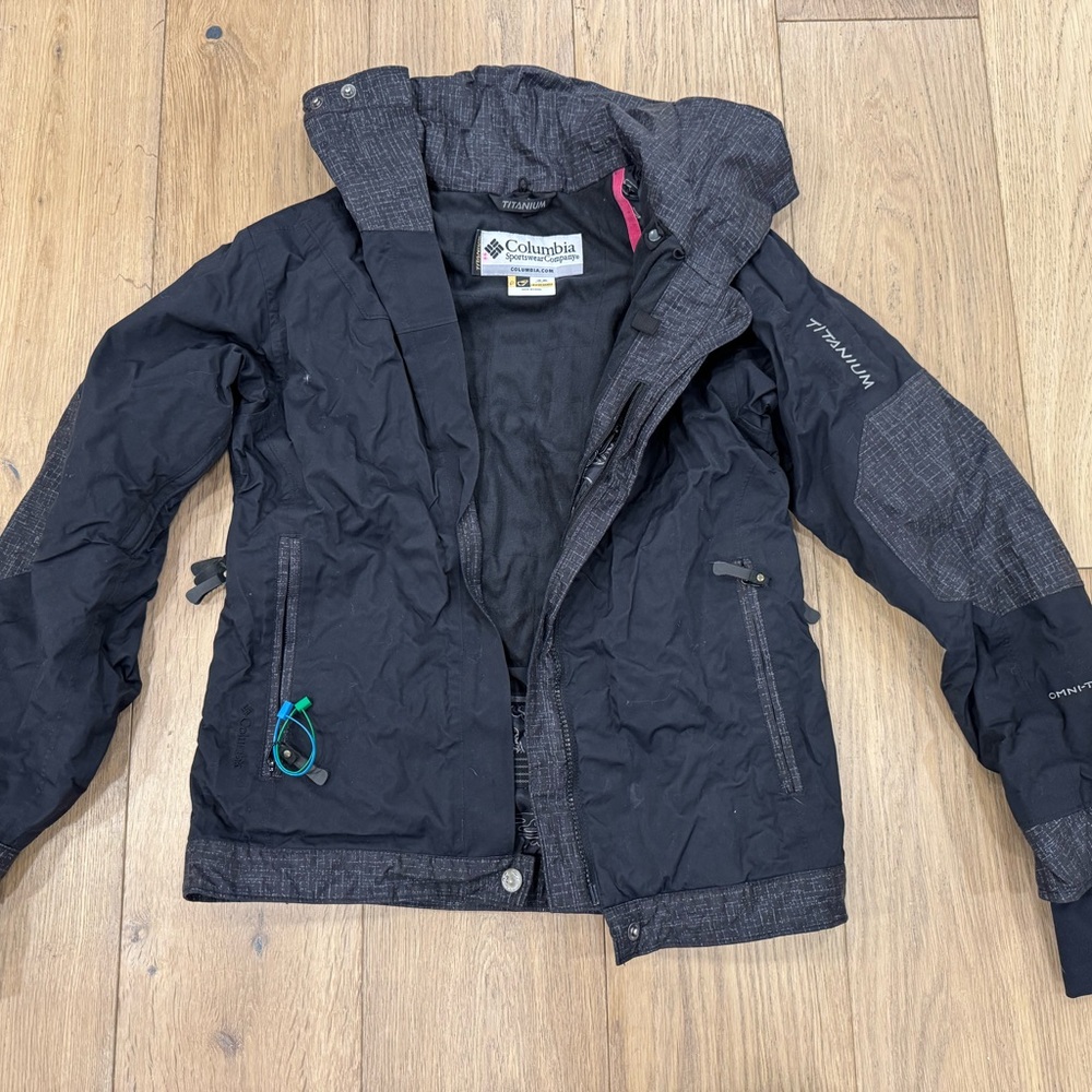 Columbia Titanium Omni-Tech Women's Small Ski Jacket Black Waterproof